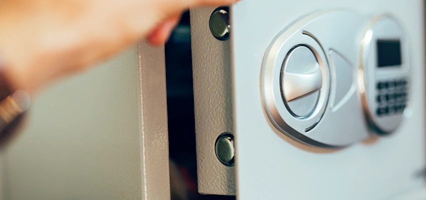 Fingerprint Safe Openers in Arden-Arcade, CA