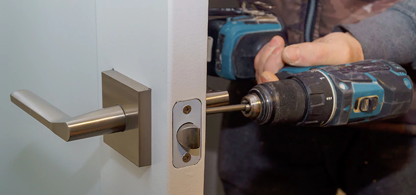 Broken Door Handle Lock Repair in Arden-Arcade, California